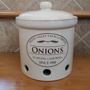 VINTAGE CHEFS FRESH VALLEY FARM COMPANY ONIONS